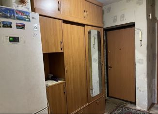 Продаю трехкомнатную квартиру, 49 м2, Хотьково, улица Калинина, 8