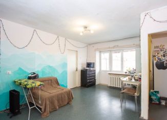 Продам трехкомнатную квартиру, 60 м2, Тюменская область, улица Республики, 171