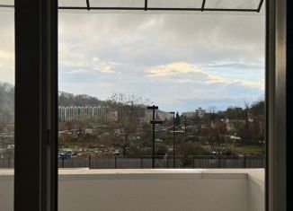 Продам 1-ком. квартиру, 28 м2, Сочи, улица Искры, 88, ЖК Летний