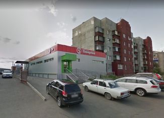 Продам торговую площадь, 400 м2, Челябинск, Курчатовский район, улица Молодогвардейцев, 32