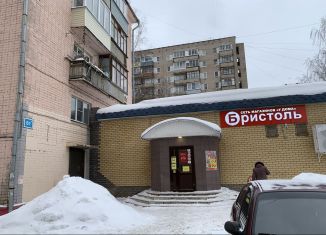 Сдача в аренду четырехкомнатной квартиры, 72 м2, Кировская область, улица Маклина, 61А