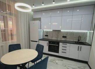 Продаю 1-ком. квартиру, 40 м2, Краснодар, бульвар Адмирала Пустошкина, 11/3, ЖК Титаны