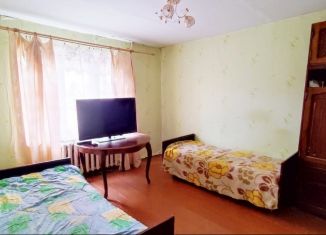 Продажа 2-комнатной квартиры, 50.2 м2, Артёмовский, квартал Спортивный, 2