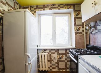 Продается 3-комнатная квартира, 61.4 м2, Соликамск, улица Матросова, 69