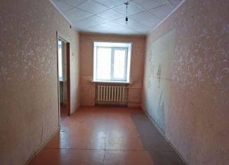 Продается двухкомнатная квартира, 42 м2, поселок городского типа Инской, улица Ильича, 18