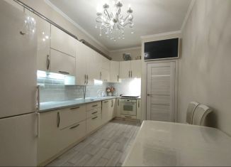 Продается двухкомнатная квартира, 63.8 м2, Абинск, Комсомольская улица, 175к1