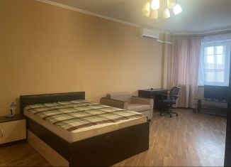 Сдается в аренду 1-комнатная квартира, 43 м2, Московская область, улица Белобородова, 2к3