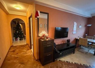 3-комнатная квартира на продажу, 73.3 м2, Санкт-Петербург, Ленская улица