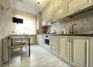 Продается трехкомнатная квартира, 64.4 м2, Ставрополь, проспект Юности, 32