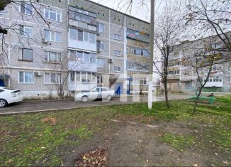 Трехкомнатная квартира на продажу, 63 м2, поселок городского типа Мостовской, улица Гоголя, 120