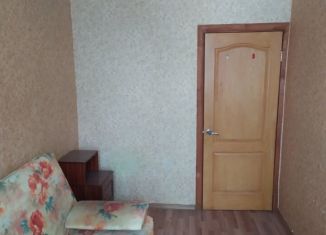 Продается 4-комнатная квартира, 57.7 м2, Березники, улица Суворова, 56