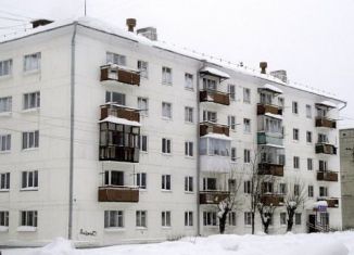 2-комнатная квартира на продажу, 40 м2, Карпинск, улица Мира, 91