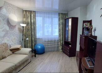 Продается 3-комнатная квартира, 62.2 м2, Мурманская область, улица Адмирала Сизова, 6