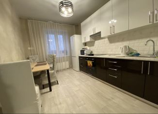 Сдается в аренду однокомнатная квартира, 40 м2, Тольятти, Московский проспект, 55