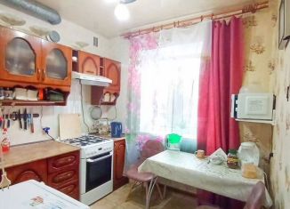 Продаю 3-ком. квартиру, 53 м2, Ейск, улица Калинина, 1