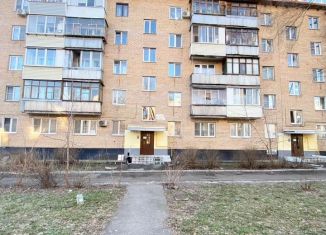 Продам 1-ком. квартиру, 30 м2, Люберцы, улица Калараш, 2