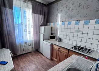 Сдам в аренду 2-ком. квартиру, 57 м2, Санкт-Петербург, проспект Стачек, метро Ленинский проспект