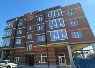 Продается 3-комнатная квартира, 111.7 м2, Новочеркасск, улица Бакунина, 21