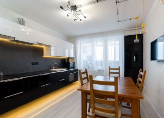 Продам 2-ком. квартиру, 66.5 м2, Тюмень, Кремлёвская улица, 110к3