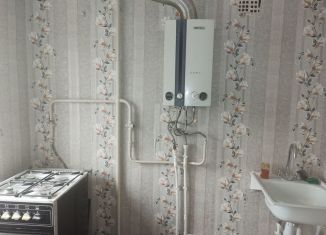 Продам 3-комнатную квартиру, 56 м2, Курская область, Октябрьская улица, 57