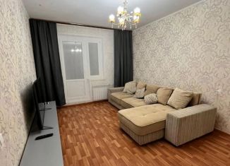 Сдаю в аренду 2-ком. квартиру, 60 м2, Курск, проспект Вячеслава Клыкова, 85