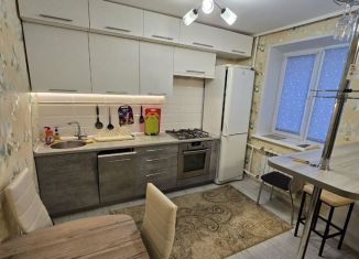 Сдам трехкомнатную квартиру, 60 м2, Кстово, Кстовская улица, 15