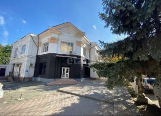 Продам торговую площадь, 1800 м2, Ингушетия, улица Осканова, 40