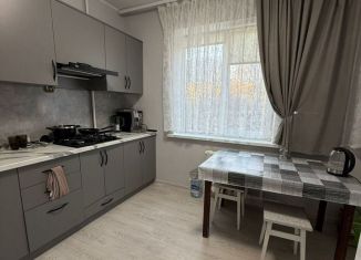 Сдаю 1-комнатную квартиру, 35 м2, Симферополь, улица Марка Донского, 12