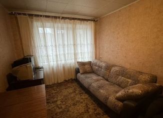 Сдается в аренду трехкомнатная квартира, 60 м2, Балашов, улица Орджоникидзе, 12