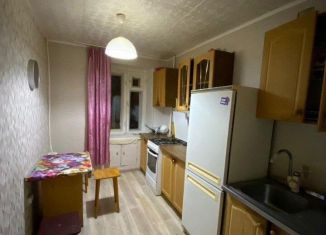 Сдается в аренду двухкомнатная квартира, 50 м2, Сысерть, улица Карла Маркса, 59