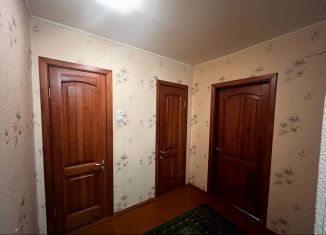 Продам 2-комнатную квартиру, 50 м2, Магнитогорск, проспект Карла Маркса, 99/2