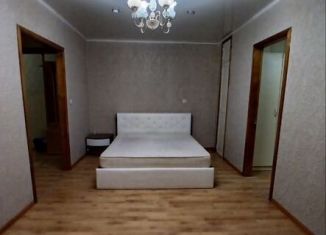 Сдается двухкомнатная квартира, 50 м2, Крымск, улица Свердлова, 10