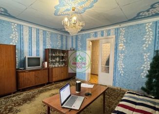 Продается 2-комнатная квартира, 50 м2, Армавир, улица Маркова, 351