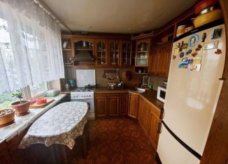 Продается четырехкомнатная квартира, 92 м2, Балаково, улица Ленина, 99А