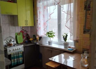 Продаю четырехкомнатную квартиру, 64 м2, Новокуйбышевск, Киевская улица, 88