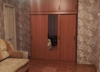 Сдается двухкомнатная квартира, 44 м2, Белогорск, улица Победы, 18