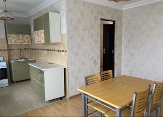 Сдам 3-комнатную квартиру, 60 м2, Грозный, улица Расковой, 122, микрорайон Ленгородок
