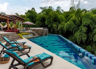 Продам коттедж, 306 м2, посёлок городского типа Сириус, Апрельская улица, 32/1