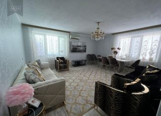 Продается 4-комнатная квартира, 90 м2, Чечня, улица Хамзата У. Орзамиева, 14
