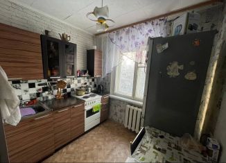 Продаю трехкомнатную квартиру, 56.6 м2, Кемеровская область, улица Тореза, 46