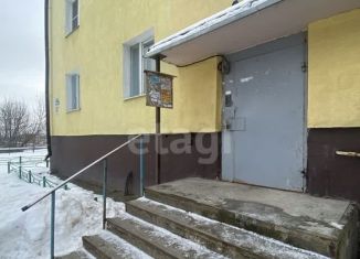 Продается трехкомнатная квартира, 50 м2, Калужская область, улица Чкалова, 102