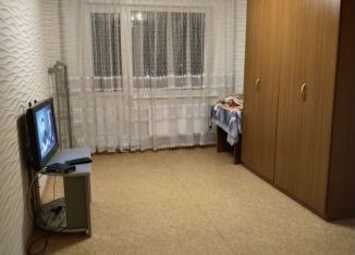 Продам 2-ком. квартиру, 54 м2, Кингисепп, улица Воровского, 27