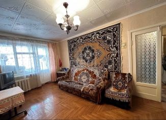 Продается 3-комнатная квартира, 60 м2, Черкесск, улица Умара Алиева, 22
