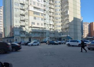 Продаю 3-ком. квартиру, 103 м2, Каспийск, проспект Акулиничева, 3