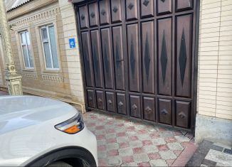 Сдам в аренду дом, 120 м2, Грозный, площадь Ахмата Кадырова, Шейх-Мансуровский район