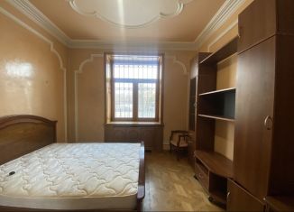 Продается четырехкомнатная квартира, 14.3 м2, Москва, Нагорный район, Нахимовский проспект, 1к1