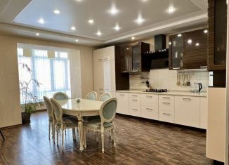 Продам трехкомнатную квартиру, 145 м2, Новомосковск, улица Кукунина, 9