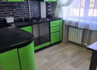 Сдается в аренду 2-комнатная квартира, 45 м2, поселок городского типа Стройкерамика, Народная улица, 13