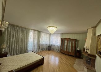 Сдам в аренду 3-комнатную квартиру, 135 м2, Арзамас, улица Жуковского, 6