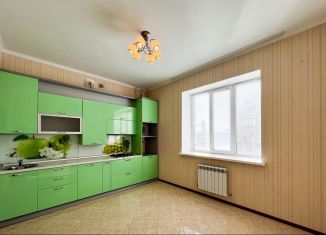 Продается двухкомнатная квартира, 72 м2, Оренбург, улица Попкова, 12